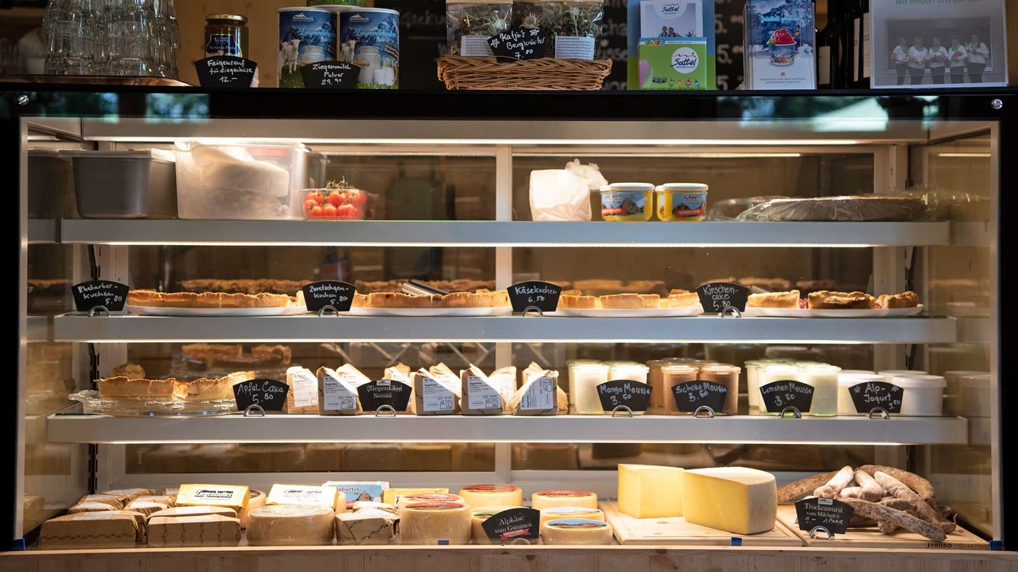 Neben Käse können Besucher auch Körperpflegeprodukte aus Geissmilch kaufen.